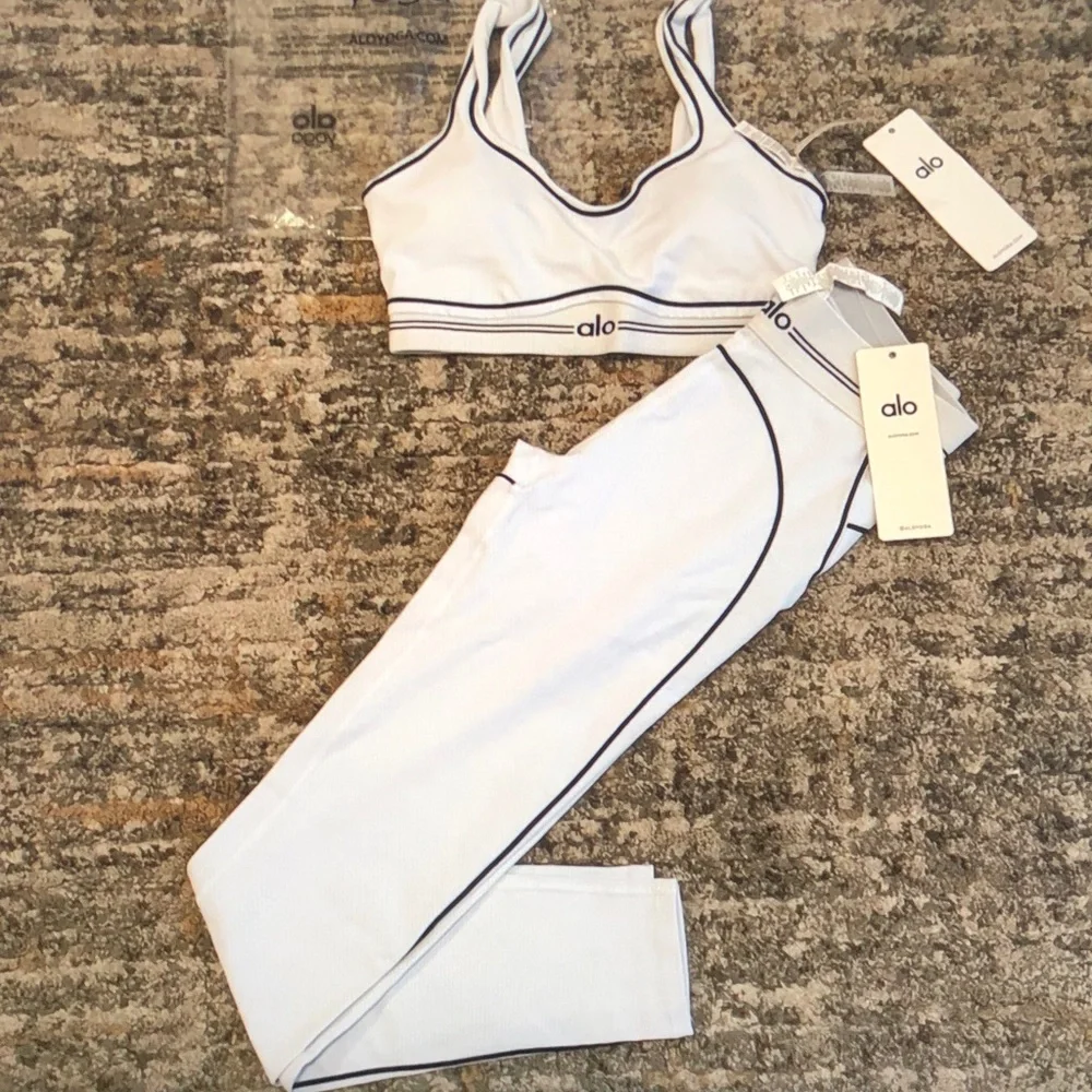 ALO Yoga White Ribbed Active Legging & Bra Set with Black Piping